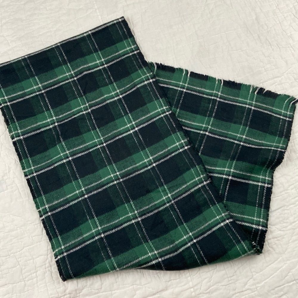 Banana Republic Plaid Tartan Ruffle Edge Scarf